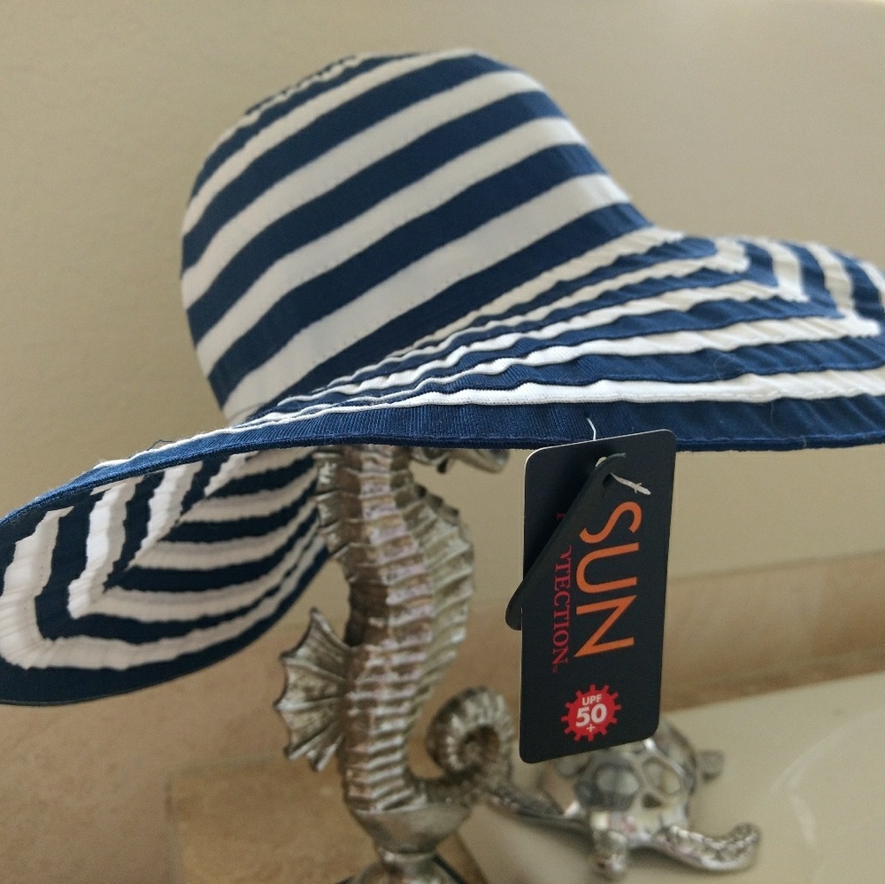New Navy and White packable Sun hat